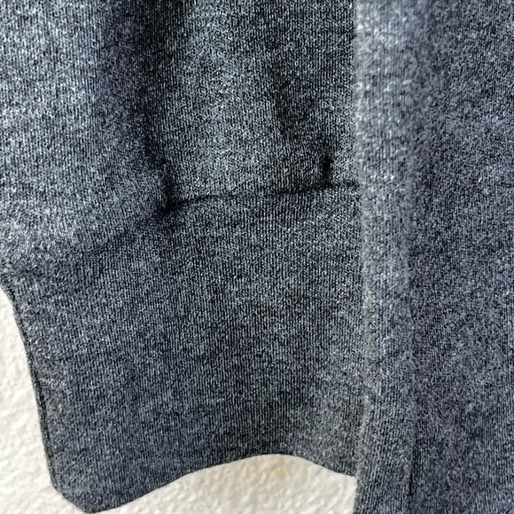 Uniglo Soft Brushed Crew Dark Gray XL Long Sleeve NWT - Picture 5 of 8
